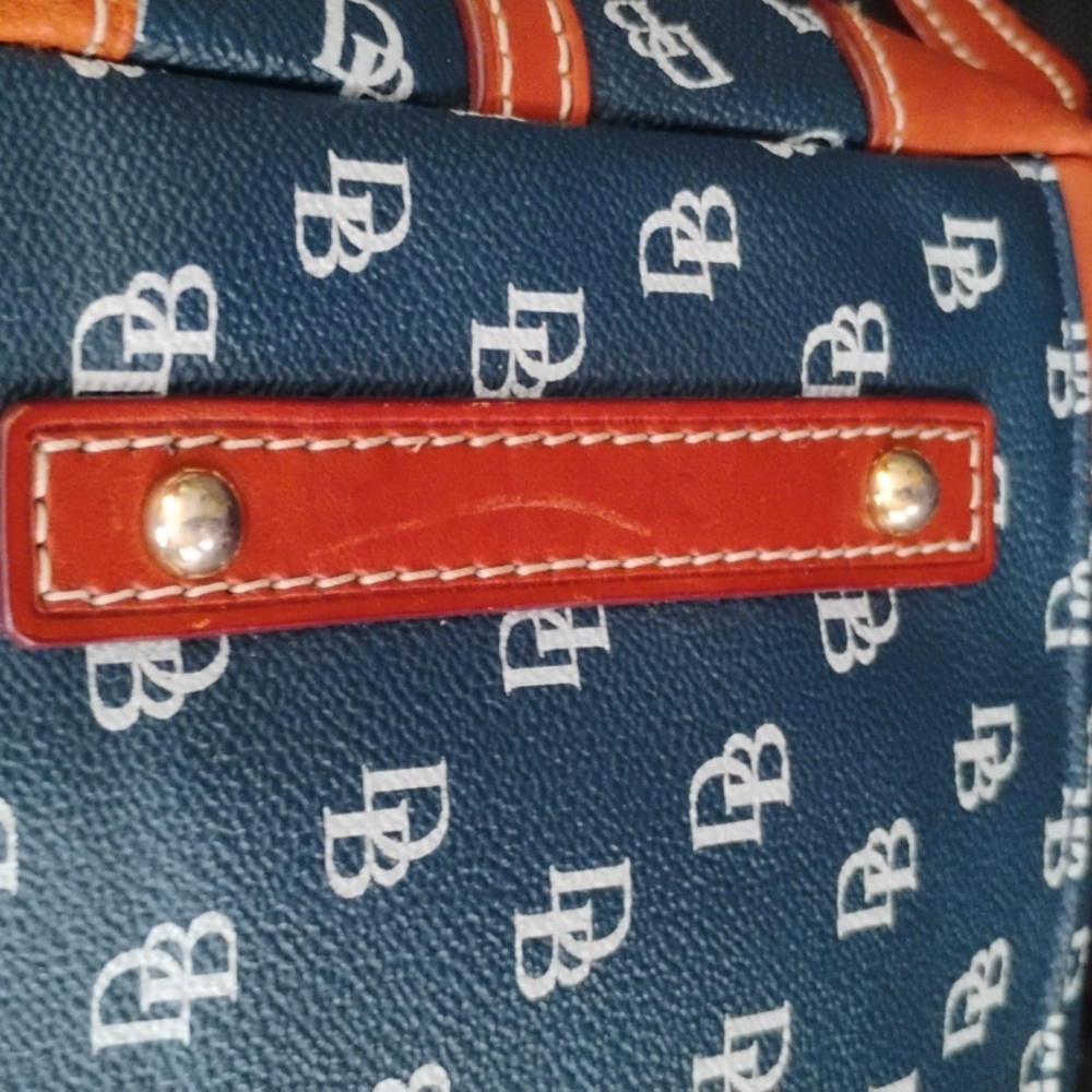 Dooney & Bourke Satchel Handbag / lightly used - Picture 10 of 10